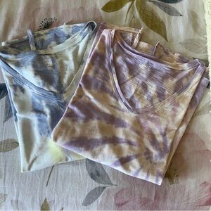 2 Lucky Brand Tie-Dye V-Neck Women's Tops